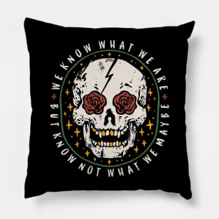 badge skull roses Pillow