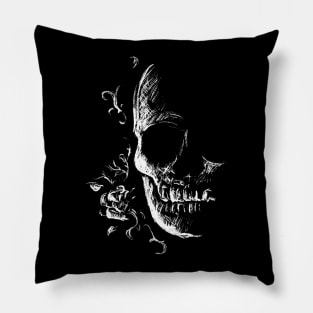 Chulk skull Pillow