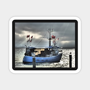 Fishing boat on departure Magnet