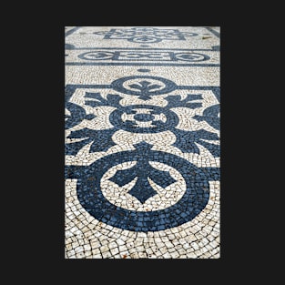 Circles and leaves in black and white cobblestones, Lisbon T-Shirt