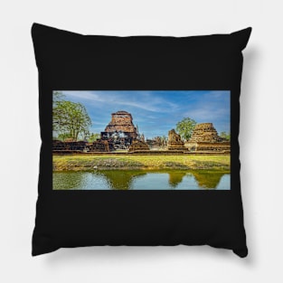 Sukhothai historical park, Wat Mahathat ruins Pillow