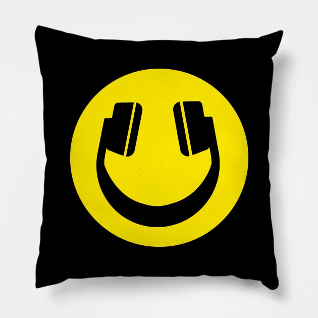 smiley headphones Pillow by AsKartongs