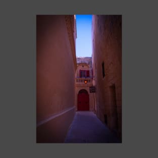 Mdina Side Street, Malta T-Shirt