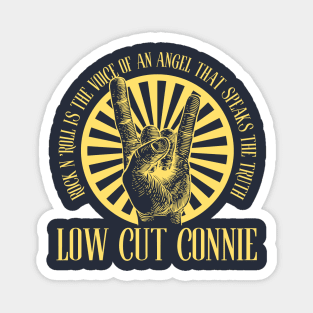 Low Cut Connie Magnet