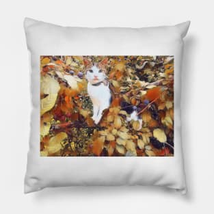 Cute cat phtotography. Cat sitting in a tree Pillow