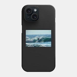 Surfeur sur la côte pacifique du Mexique Phone Case