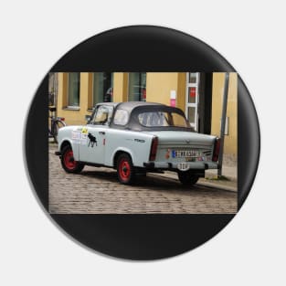 Trabant Pin