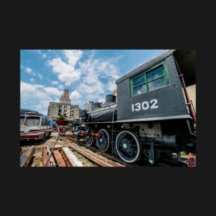 Capitol locomotives. Havana, Cuba T-Shirt