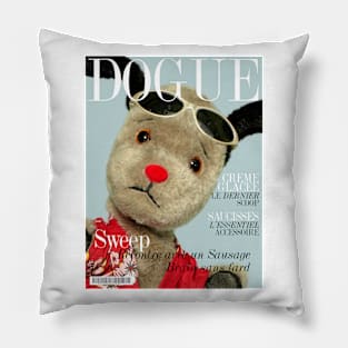 Sooty Sweep Dogue Creme Glacee Pillow