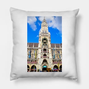 Neues Rathaus Study 2 Pillow