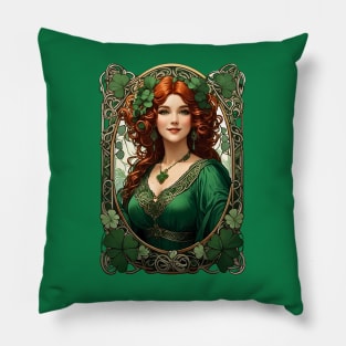 St.Patrick's Day retro vintage Irish woman shamrock design Pillow