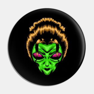 Geisha Alien Pin