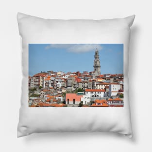 Altstadtl, Igreja e Torre dos Clerigos, Porto, Porto District, Portugal, Europe Pillow