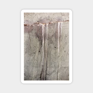 Cracked Concrete Wall Leakage Magnet