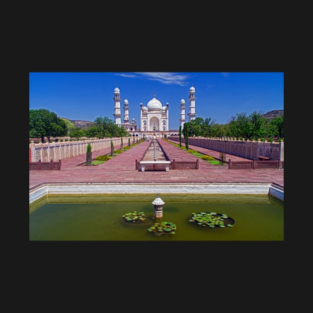 Bibi ka Maqbara from enterance. by bulljup