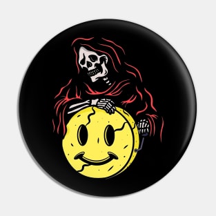 Emoticon Skull Horror Pin