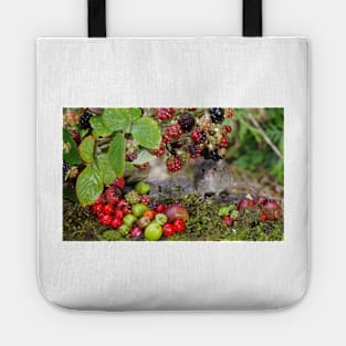 Little mouse and brambles Tote