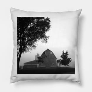 On the farm - Minnesota Pillow