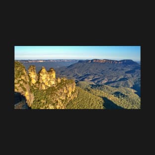 Three Sisters, Echo Point, Jamison Valley, Blue Mountains, NSW, Australia T-Shirt