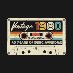 Vintage 1980 Made In 1980 40th Birthday 40 Years Old Gift Shirt Funny Birthday Gifts T-Shirt