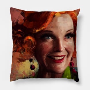 Madame Tracy Pillow