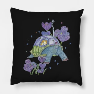 Tortoise on the move Pillow