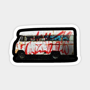 KNTG Buss Vandalism Magnet