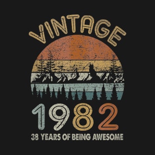 38 Years Old Retro Vintage 1982 38th Birthday Gifts T-Shirt