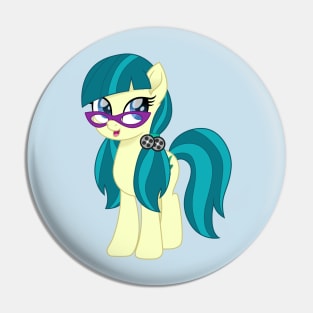 Juniper Montage pony Pin