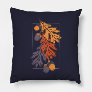 Autumn oak leaves and acorns pattern (dark bakground) Pillow