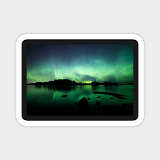 Beautiful northern lights over lake Magnet