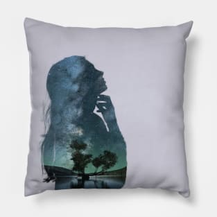 The dreaming girl Pillow