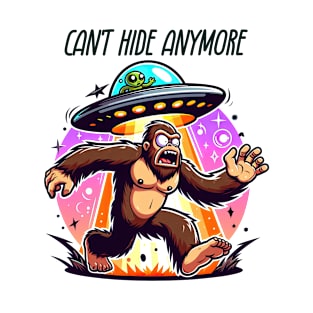 Can't Hide anymore, bigfoot running away T-Shirt