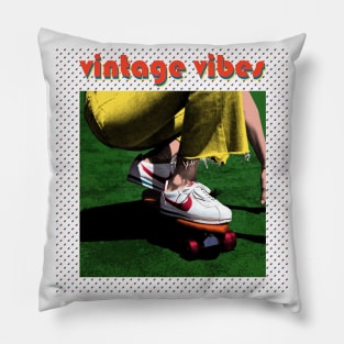 vintage vibes Pillow