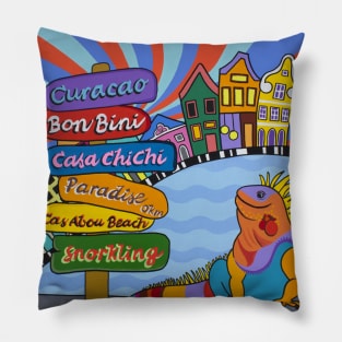 Iguana in paradise Pillow