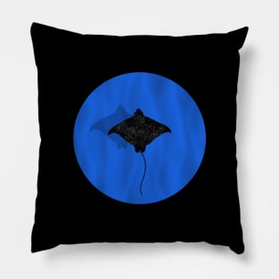 Stingray fish in blue circular design Pillow