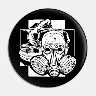 DJ Vinyl Gasmask Rave Tekkno Pin