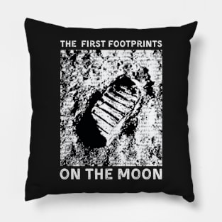 The first footprints on the Moon Black vintage Classic T-Shirt Pillow