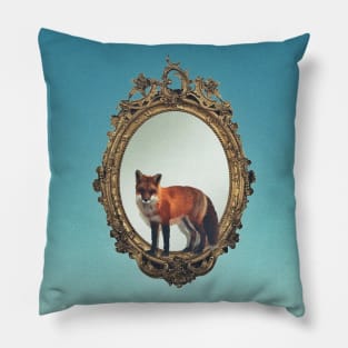 Fox in the ocean Pillow