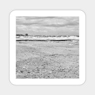 Beach dreamy black and white Magnet