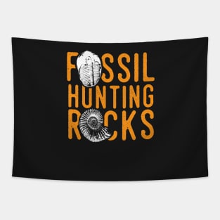 Fossil hunter tshirt - great paleontolgy gift for the fossil collector Tapestry