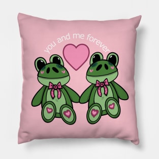 lovey-dovey frogs Pillow