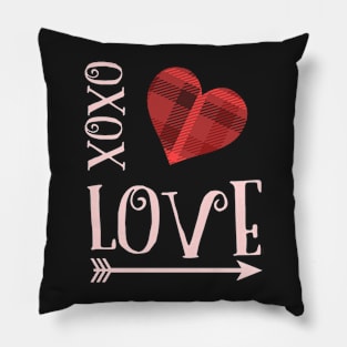 Love Xoxo Valentines day t shirt Pillow