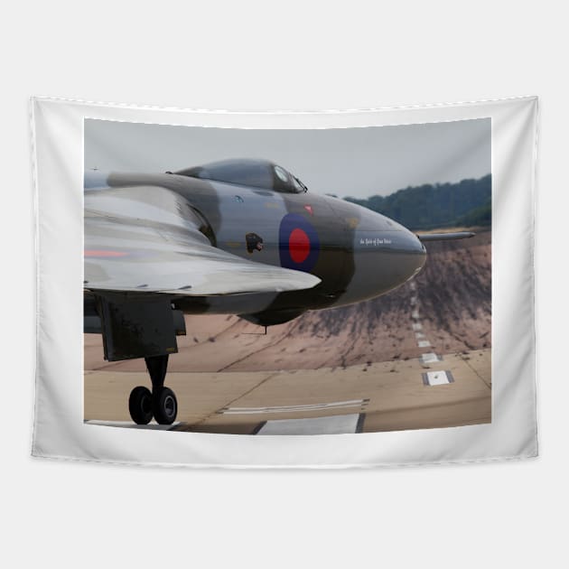 RAF Vulcan XH558 lining up Tapestry by captureasecond