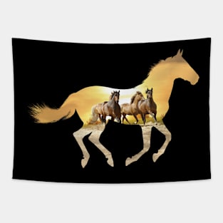 Horse at dusk Tapestry