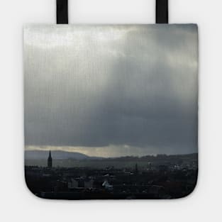 Between two church spires - Edinburgh, Scotland Tote