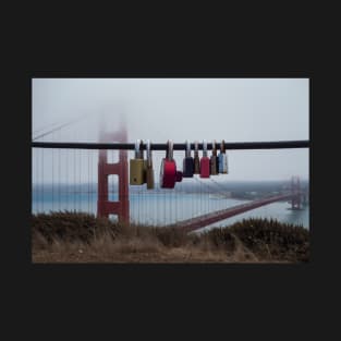 Foggy Golden Gate Bridge Love Locks San Francisco CA T-Shirt