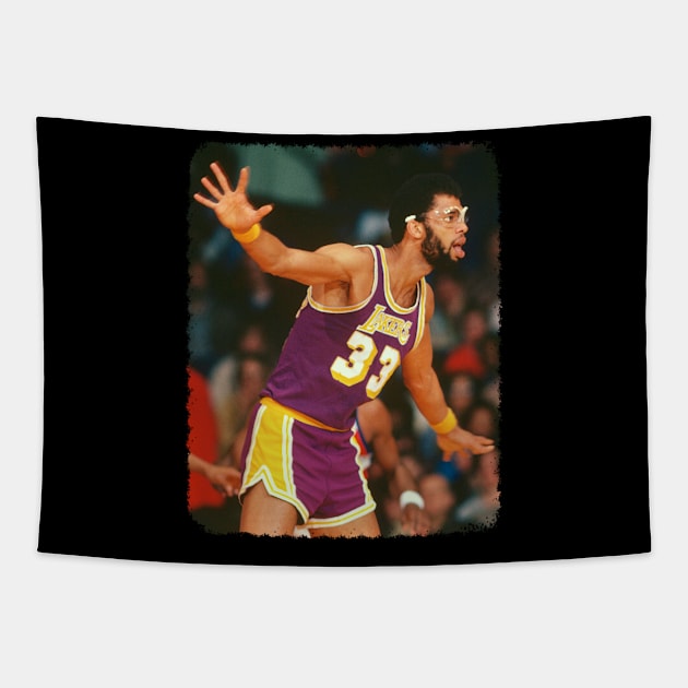 Kareem Abdul-Jabbar - Vintage Tapestry by GoodMan999