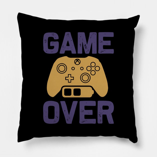 Computer game - Game over Pillow by APuzzleOfTShirts