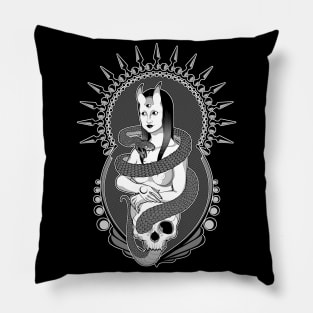 Lady dark Mona Lisa - Black version Pillow